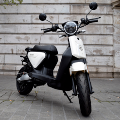 Alternative view of Moto elétrica 50e Vostok E7 / 2900W / 65-130 km auton. / Opc. Dos baterias / Blanco crema